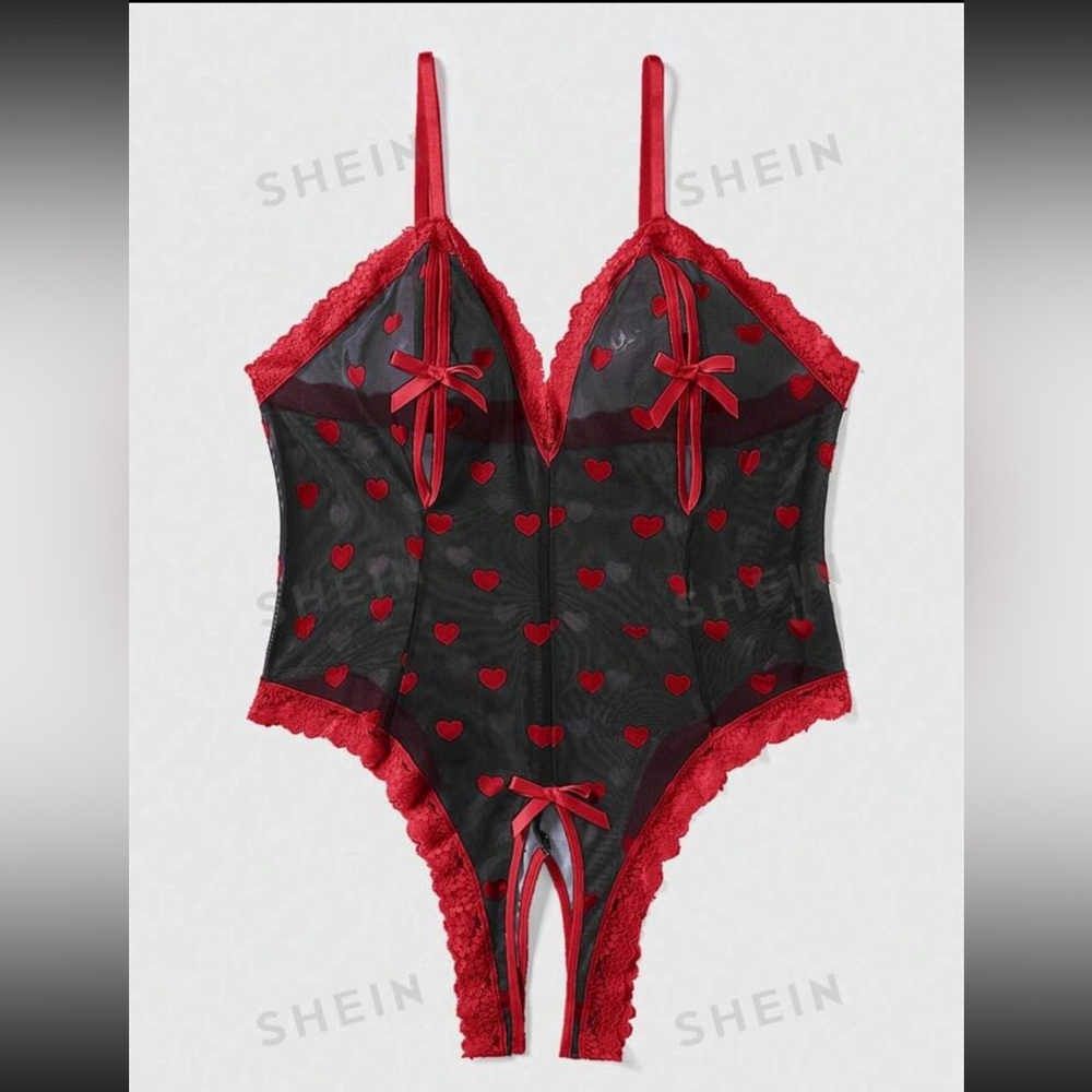 NWT, Valentine Heart lingerie